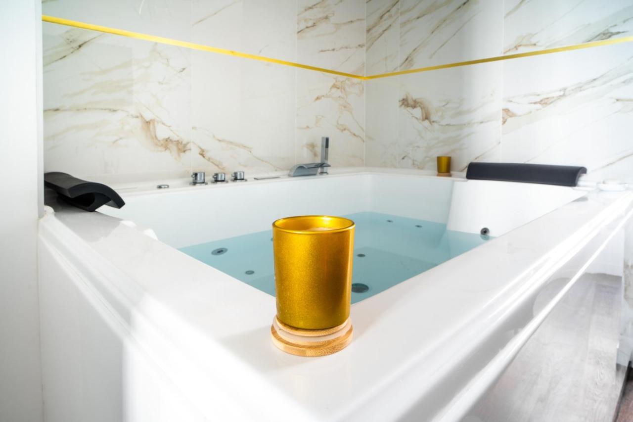 Suite L'Eclipse Paris, Logement Avec Jacuzzi, A 10 Minutes Des Champs Elysees Levallois-Perret Kültér fotó
